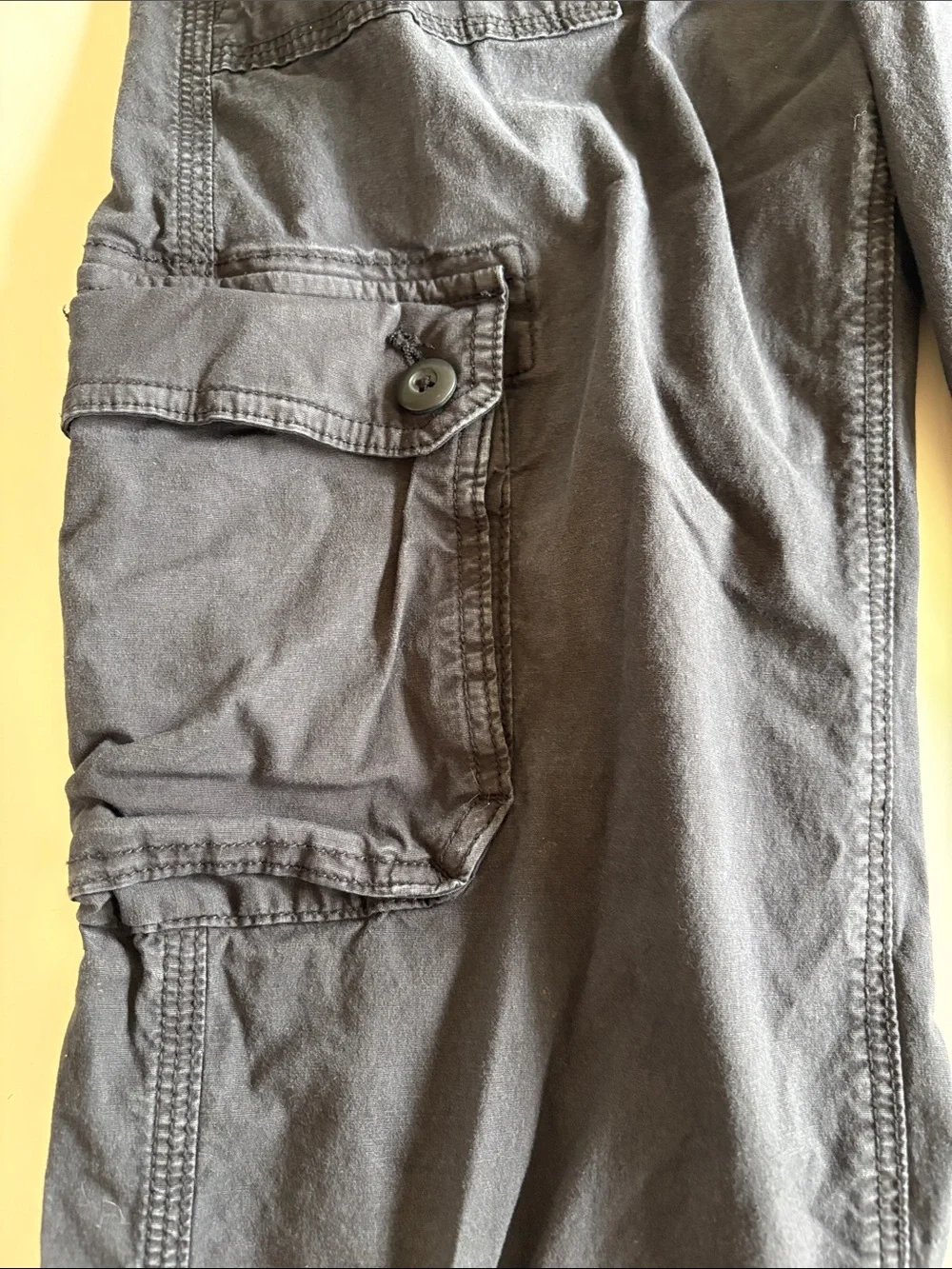 American Eagle Women’s Cargo Pants in black size 0- Practical Everyday Wear